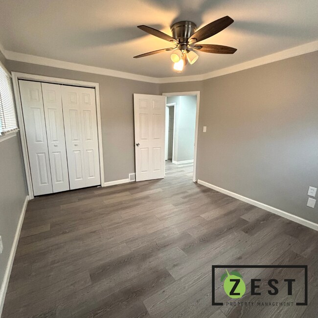 Building Photo - GORGEOUS 3 BD 1.5 BATH HOME!