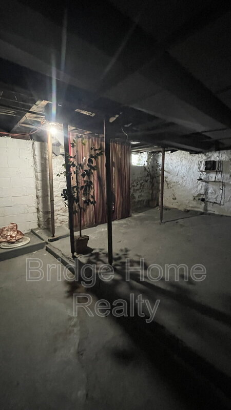 Building Photo - 226 Lobinger Ave