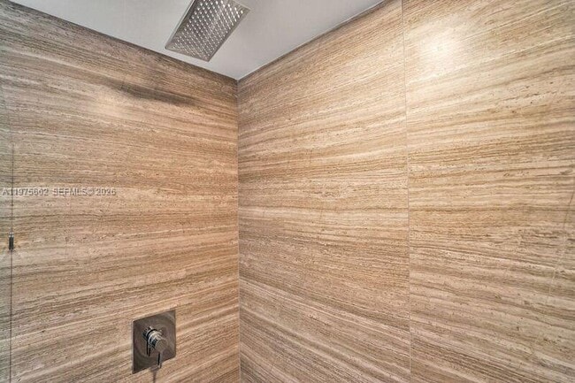 Building Photo - 1010 Brickell Ave