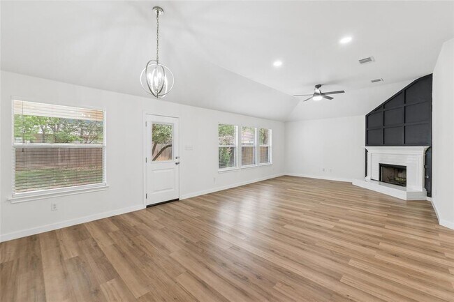 Building Photo - 1506 Cosmos Way
