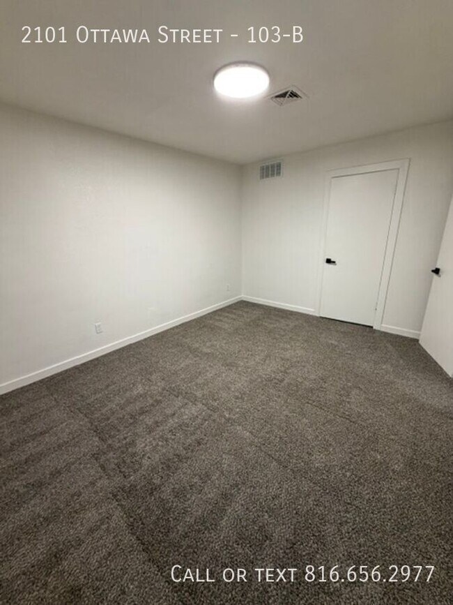 Building Photo - 2101 Ottawa St