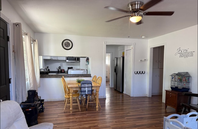 Building Photo - 328 Minckler Ave