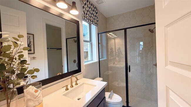 Building Photo - 5603 Logan Ridge Ln