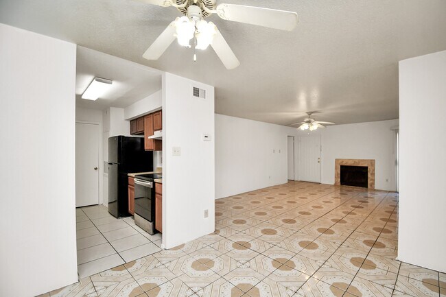 Building Photo - 9700 Leawood Blvd