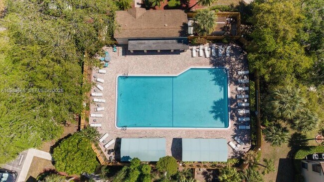 Building Photo - 3627 Cocoplum Cir