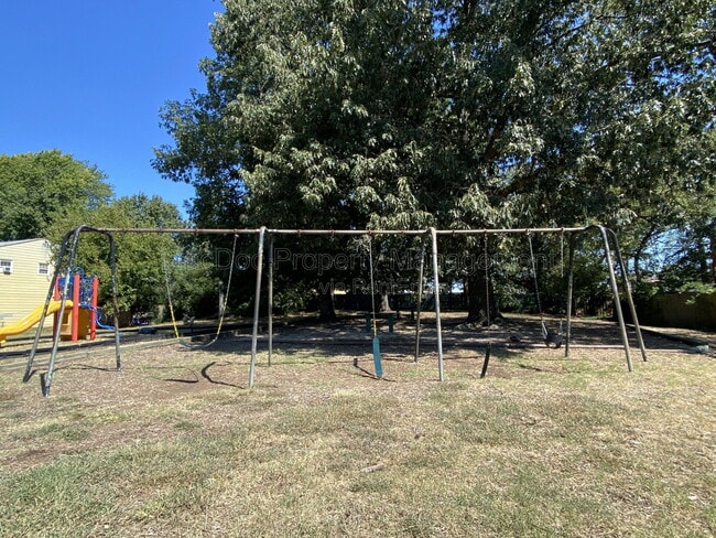 Building Photo - 928 Bellows Ave