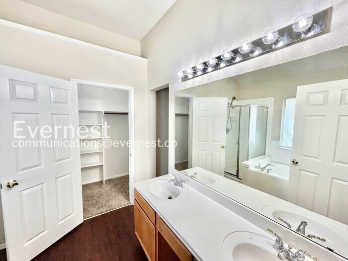 Building Photo - 7912 Boylston Dr