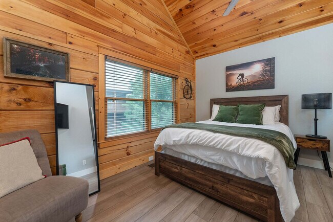 Building Photo - 49 Valley Dr