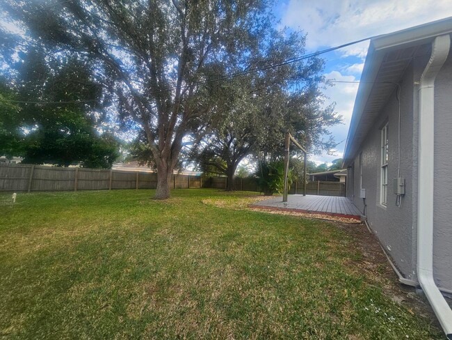 Building Photo - 4243 SW Utterback St