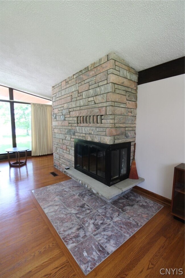 Building Photo - 6363 Muskrat Bay Rd