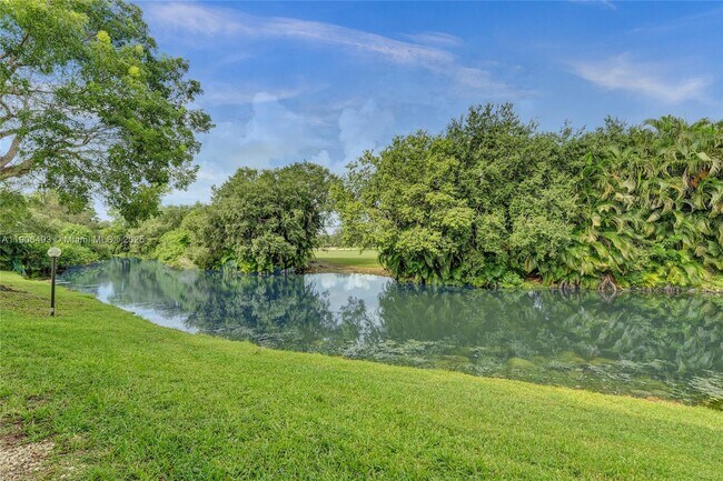 Building Photo - 417 Vista Isles Dr