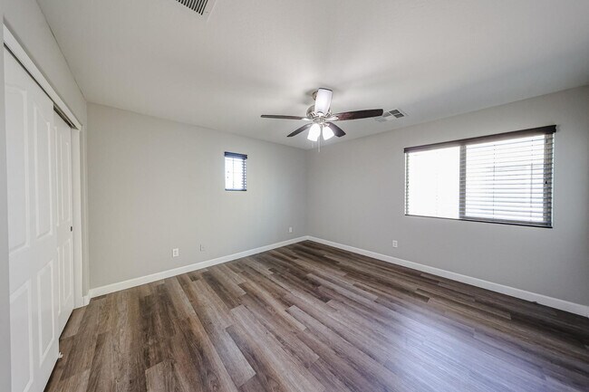 Building Photo - 16982 W Rio Vista Ln