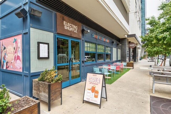 Building Photo - 54 Rainey St