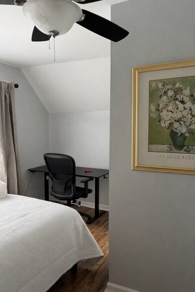 Building Photo - 2475 E Maple Rd