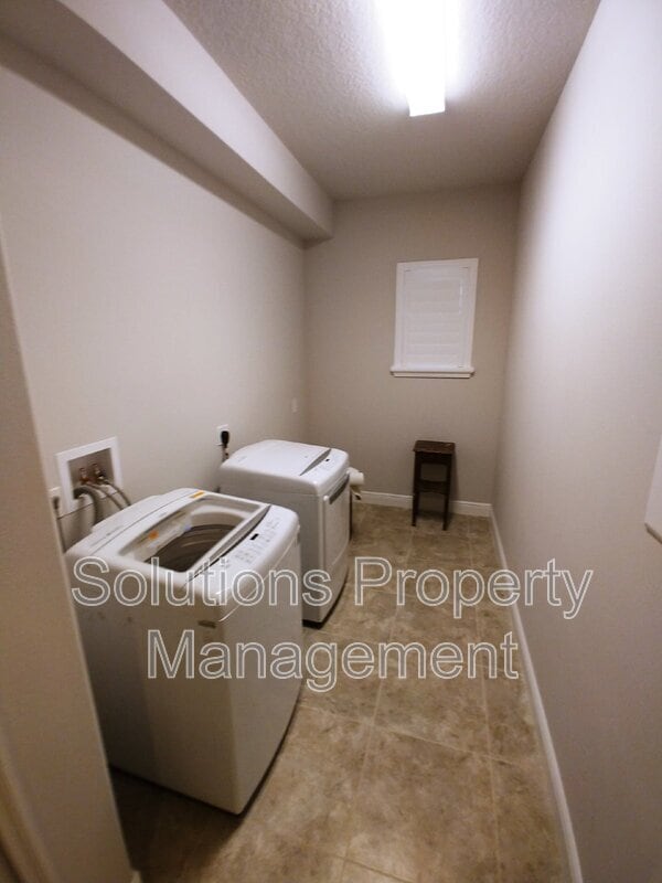 Building Photo - 918 Casa Dolce Casa Cir