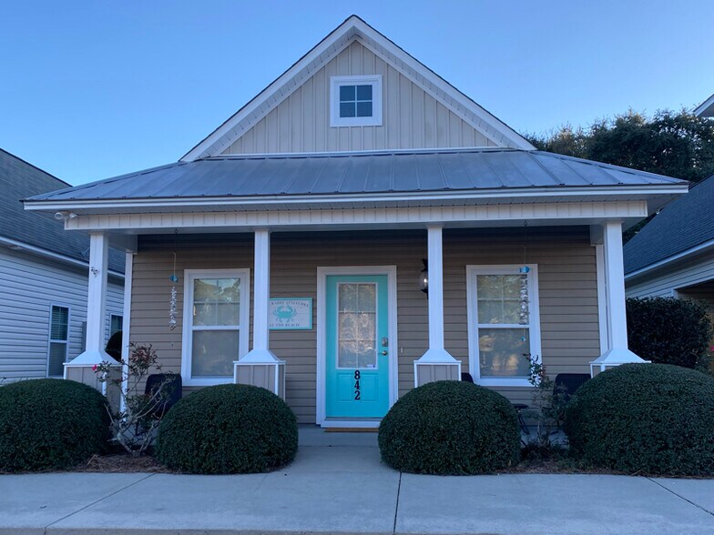 Building Photo - 842 Kiawah Ln