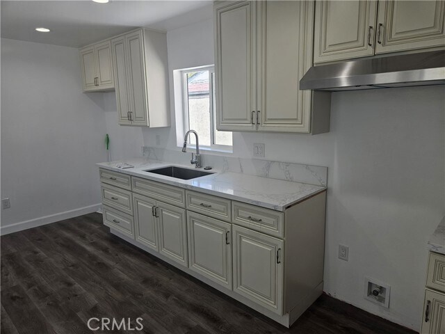 Building Photo - 1307 S Woods Ave