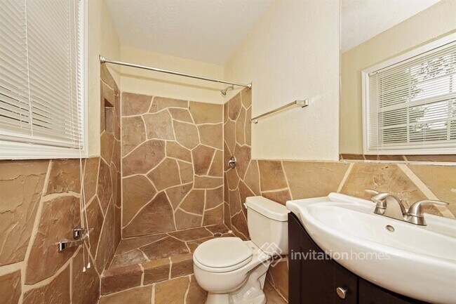 Building Photo - 5207 Edgemoor Dr NW