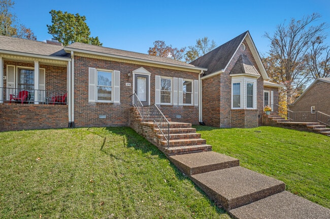 Building Photo - 378 Hermitage Ave