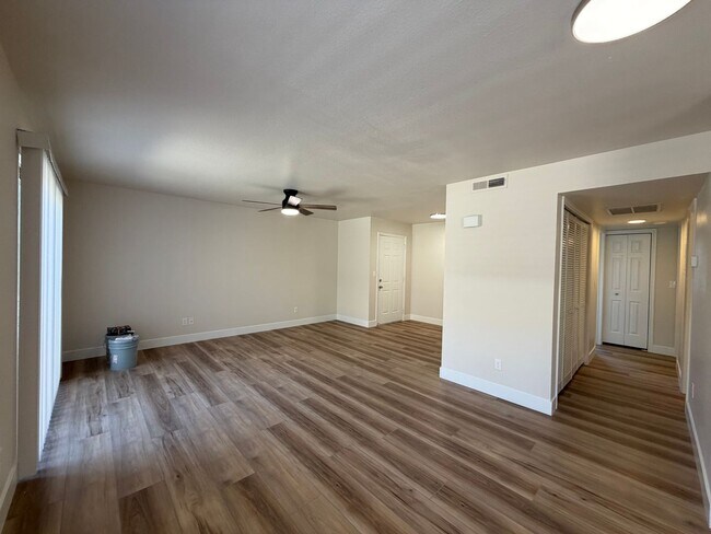 Building Photo - REMODELED TWO BEDROOM IN DOWTOWN!