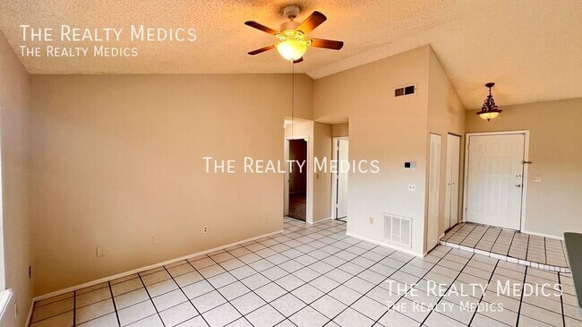 Building Photo - 3257 Dudley Dr