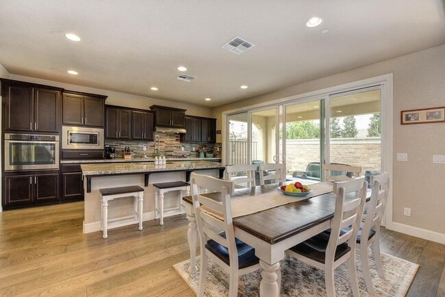 Building Photo - 5019 Verona Dr