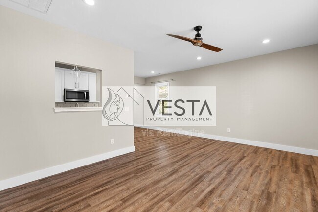 Building Photo - 113 Stone Dr