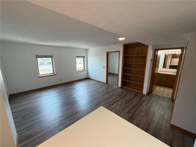 Building Photo - 316 Becker Ave SW