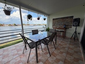 Building Photo - 2603 W 60th Pl