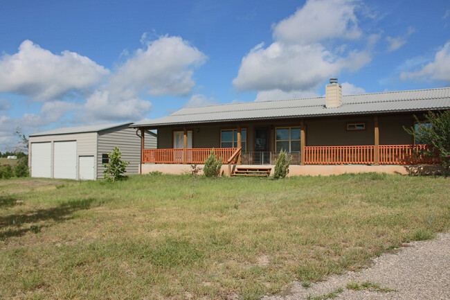 Building Photo - Country Living, Shop, Large Porches