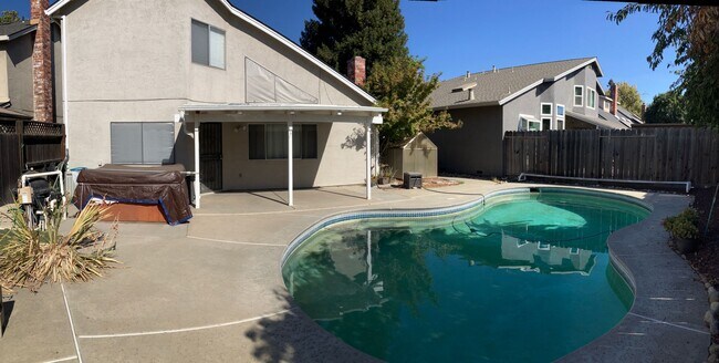 Building Photo - 1725 Branchwood Cir