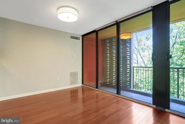 Building Photo - 4 S Van Dorn St