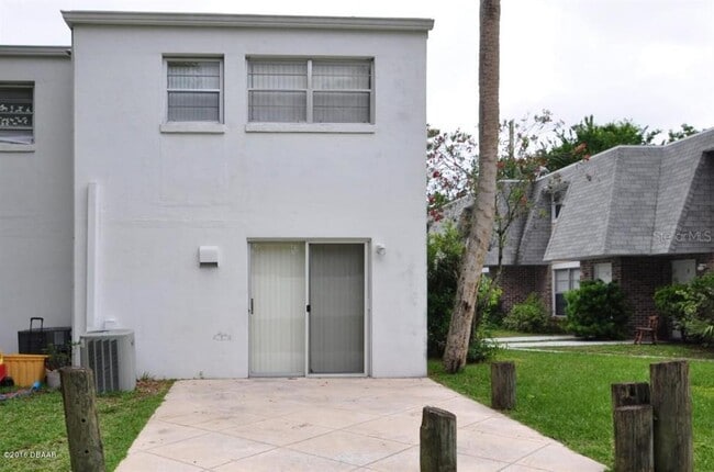 Building Photo - 1610 S Palmetto Ave