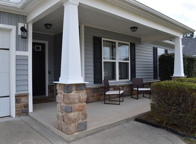 Building Photo - SHOWINGS CURRENTLY UNAVAILABLE!!!