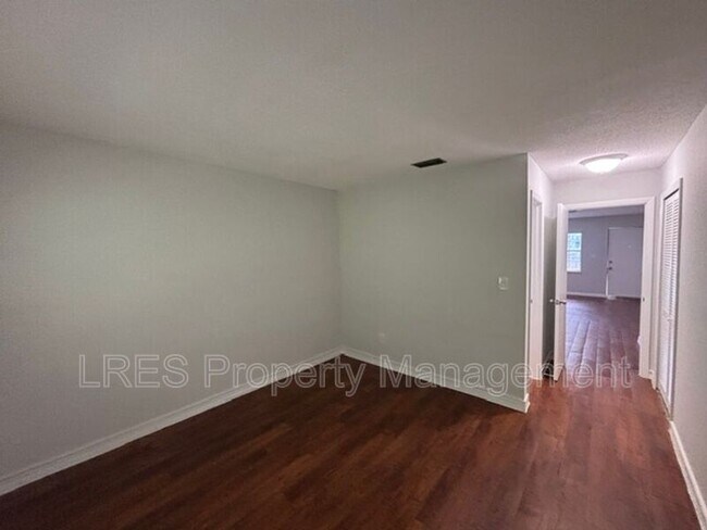 Building Photo - 1031 Columbia Ave