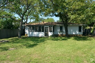 Building Photo - 4809 Sylvandale Dr