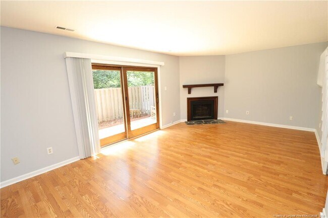 Building Photo - 7283 Sandy Creek Dr