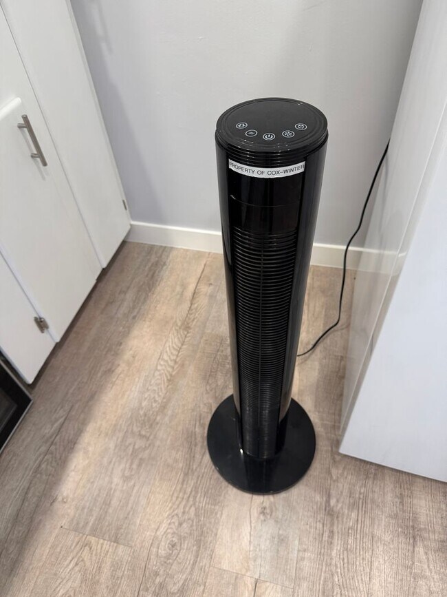 Building Photo - Studio Apartment -Open House  Tuesday and Thursday at 5pm