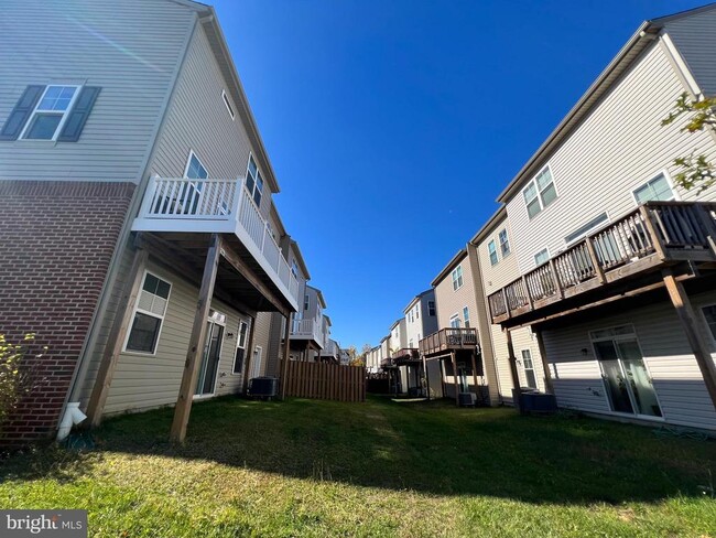 Building Photo - 3501 Landing Way