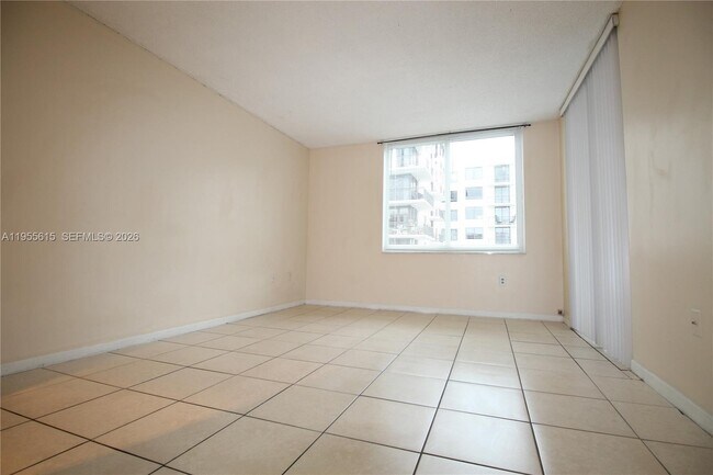 Building Photo - 17890 W Dixie Hwy