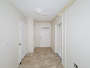 Building Photo - 9203 Greens Rd
