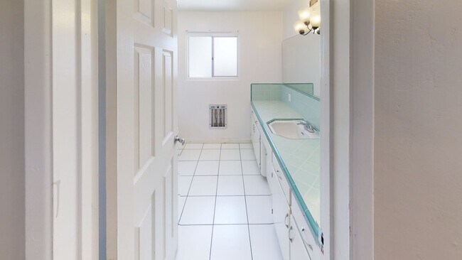 Building Photo - 7BD on Mary Lane! Huge Front Patio, Back Y...