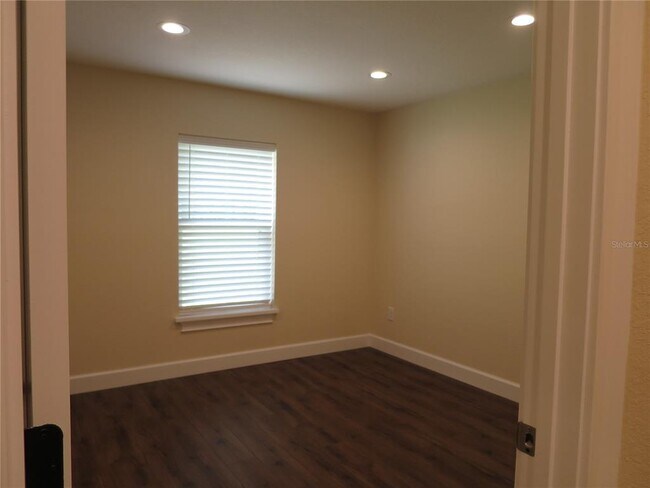 Building Photo - 36426 Tanner Ln