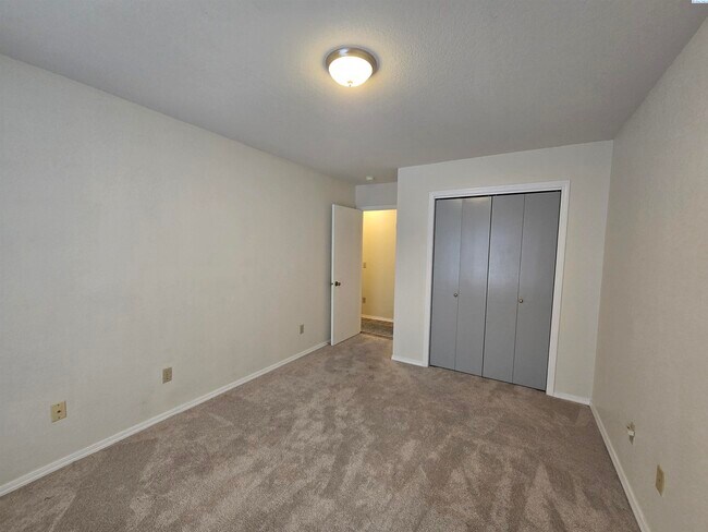 Building Photo - South Kennewick Rambler