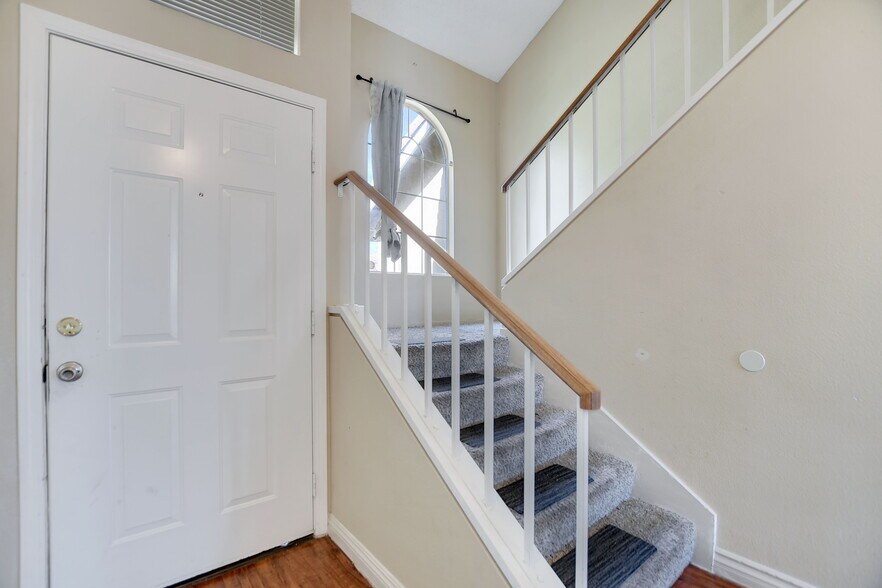Building Photo - 14527 Pony Trail Rd