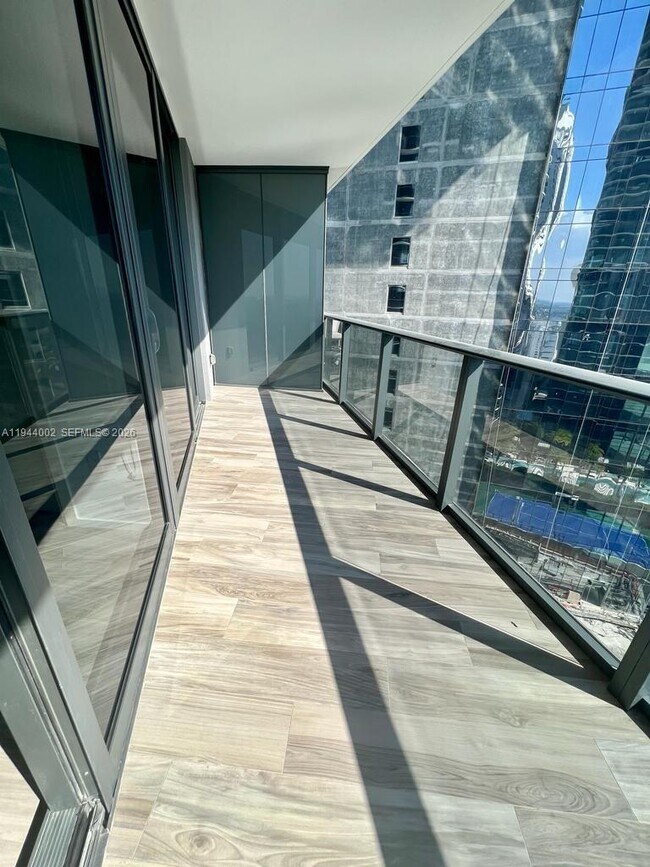 Building Photo - 801 S Miami Ave