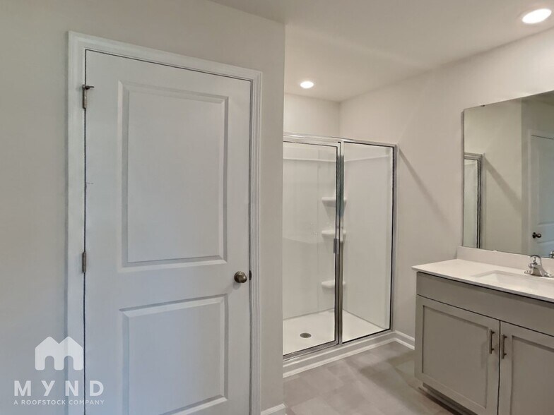 Building Photo - 513 Old Battle Bridge Rd