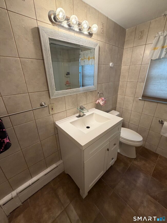 Building Photo - 16 Ledger St