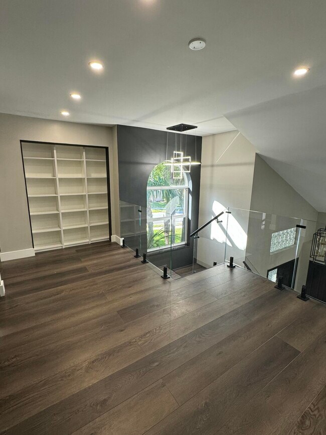 Building Photo - 10366 Buena Ventura Dr