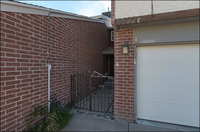 Building Photo - 6622 Dawn Dr